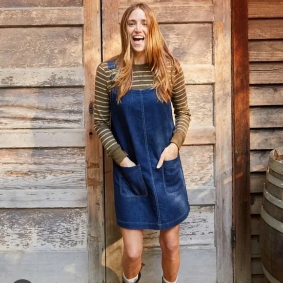 cascadia denim dress New on the shelf Janie in the Camilla and Marc Cascadia Denim Mini Dress. , Janie wears a size 8 | monroe.au